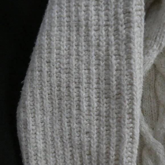 Cream Turtleneck Sweater | xl - extra large - Picture 16 of 16